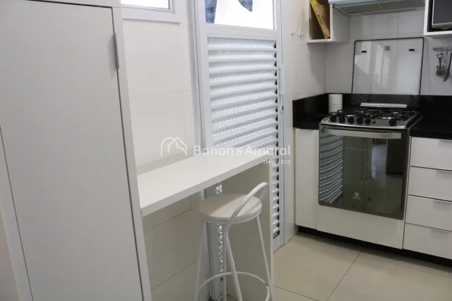 Imagem Casa tipo sobrado com living para 02 ambientes piso porcelanato, lavabo, 3 quartos com armários pla...