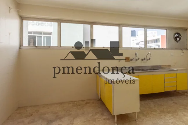 Imagem Apartamento em Higienópolis com 158m², 4 quartos (1 suíte) e 2 vagas.