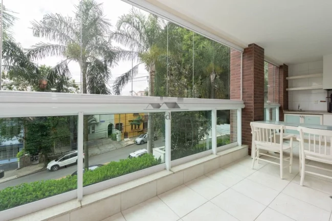Imagem Apartamento de Alto Padrão na Rua Wanderley, 3 suítes e 4 vagas, 350m²