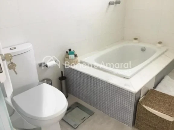 Imagem Casa à venda no Condomínio Terras do Caribe em Valinhos, com ótimo espaço e uma localização pr...