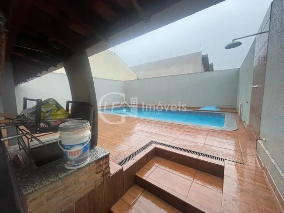 Imagem Imóvel à venda em Campo Grande-MS: Casa de 4 quartos na Vila Marli, com suíte, 2 salas, 3 banheiros, 6 vagas e 220m². Confira!