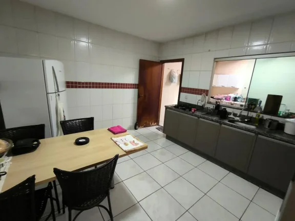 Imagem Casa De 3/4 C Suite Sozinha No Lote No Jardim Mariliza