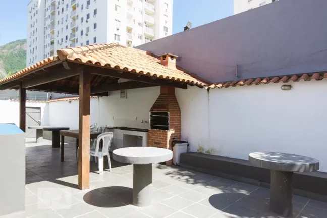Imagem Apartamento para Venda em Rio de Janeiro, Jacarepaguá, 2 dormitórios, 1 banheiro, 1 vaga