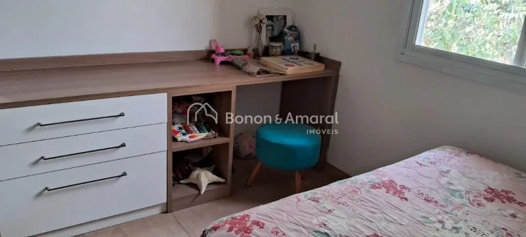 Imagem Essa belíssima residência une o estilo rústico ao moderno em perfeita harmonia, cercada pela natu...