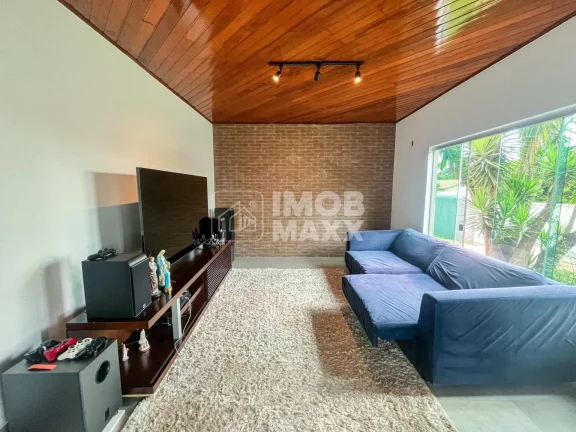 Imagem Casa em Arniqueira: 4 Dormitórios e 420m² por R$1.380.000