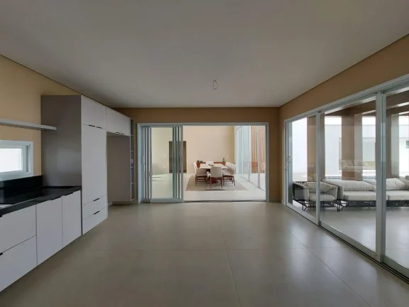 Imagem Imóvel de alto padrão em condomínio exclusivo no Jardim Residencial Saint Patrick, Sorocaba-SP: 4 quartos, 4 suítes, 3 salas, 4 vagas de garagem, 394m².