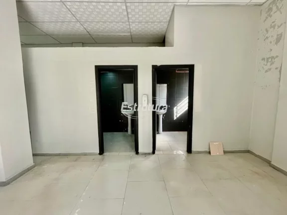 Sala comercial de 450 m² com 2 vagas de garagem