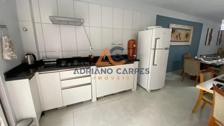 Imagem Casa de 3 quartos sendo uma suíte Meia Praia Temporada