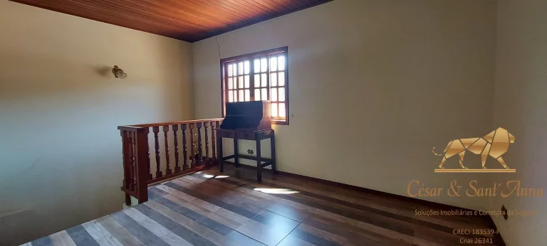 Imagem Linda casa com 04 dormitórios em Campos do Jordão! Oportunidade