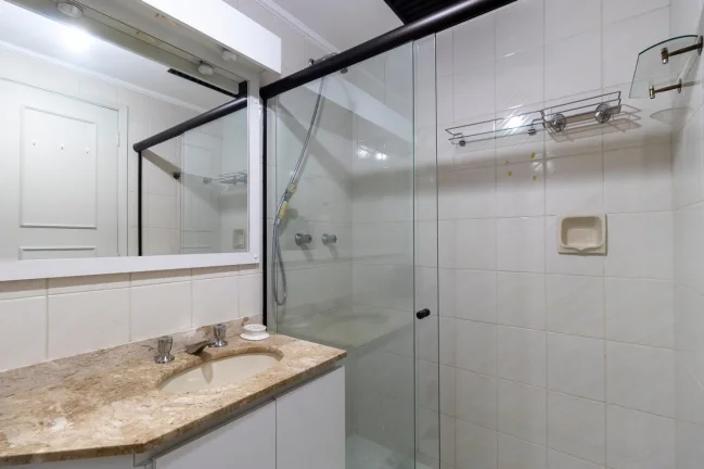 Imagem Apartamento Moema - 89M², 3 Dorms, 1 Suíte, 2 Vagas, Varanda, Armários, Dependência Completa de Serviço, Split.