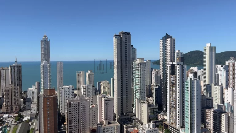 Imagem Apartamento com 3 suítes à venda no Centro de Balneário Camboriú/SC