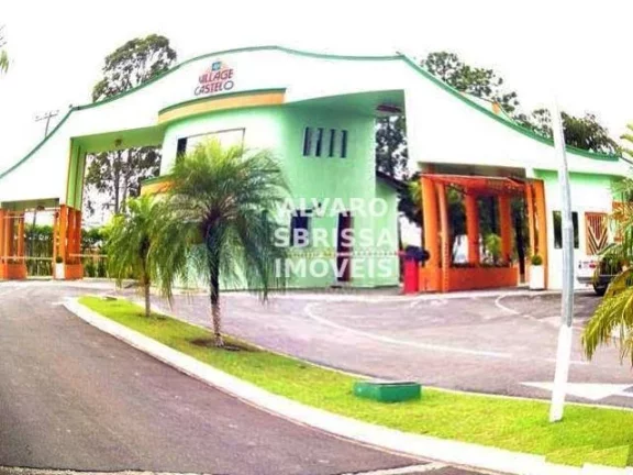 Imagem Excelente terreno com ótima topografia de esquina à venda com 3.000 m2 no Condomínio Village Castelo em Itu SP ao lado da Rod Castelo Branco