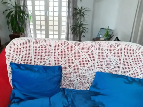 Imagem SALA AMPLA E CONFORTO GARANTIDO: CASA COM CORREDOR LATERAL POR R$ 400 MIL!