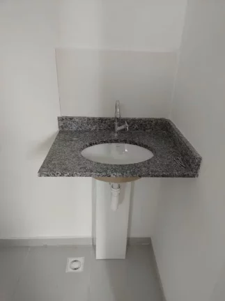 Imagem Sobrado com 2 dormitórios à venda, 61 m² por R$ 340.000,00 - Vila Urupês - Suzano/SP