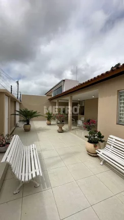 Imagem Casa para fins comerciais, 12x25, 03 cômodos, 02 salas, 02 wcs