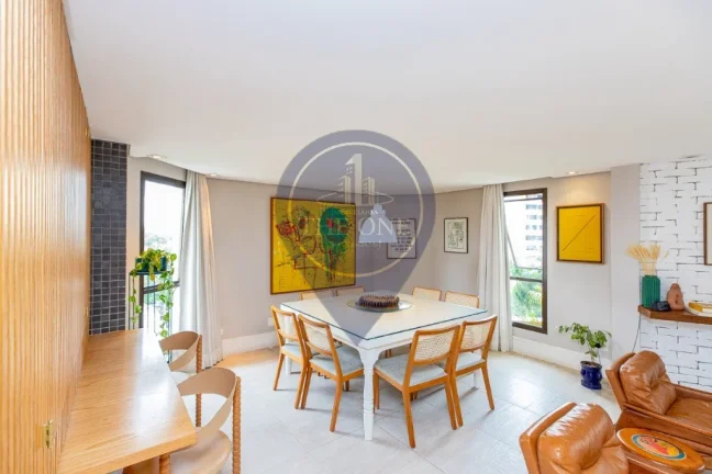 Imagem Apartamento de Alto Padrão à Venda em Indianópolis, São Paulo-SP: 3 quartos, 3 suítes, 2 salas, 5 banheiros, 3 vagas, 172m².