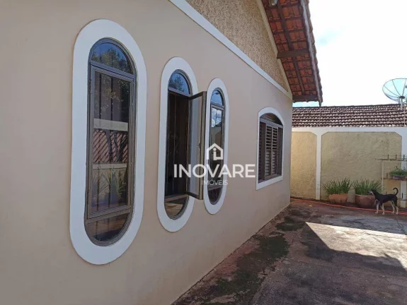 Imagem Casa com 3 dormitórios à venda, 200 m² por R$ 380.000,00 - Setor Afonso Pena - Itumbiara/GO