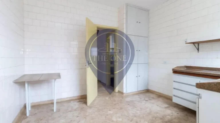 Imagem Imóvel de 3 quartos na Vila Anglo Brasileira, São Paulo-SP: casa com 2 salas, 2 banheiros, 3 vagas de garagem e 170,00 m² de área.