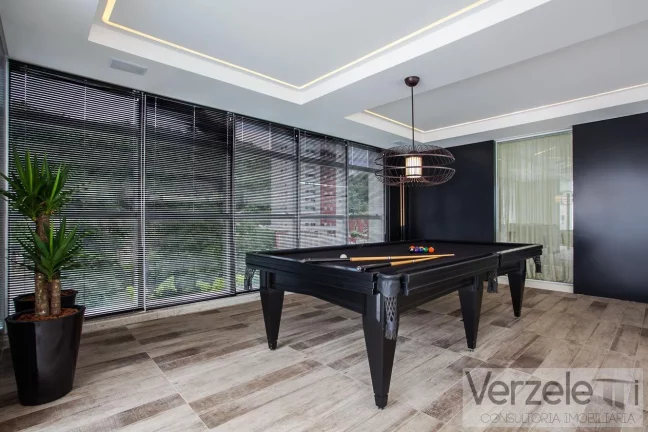 Imagem Apartamento 4 ou + dormitórios para Venda em Balneário Camboriú / SC no bairro Pioneiros