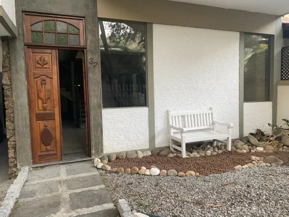 Imagem Casa de Condomínio com 6 Quartos à Venda, 460 m² em Charitas - Niterói