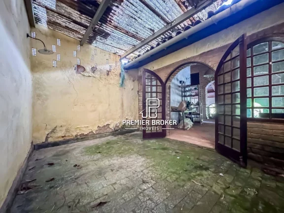 Imagem Casa à venda, 385 m² por R$ 1.200.000,00 - Albuquerque - Teresópolis/RJ