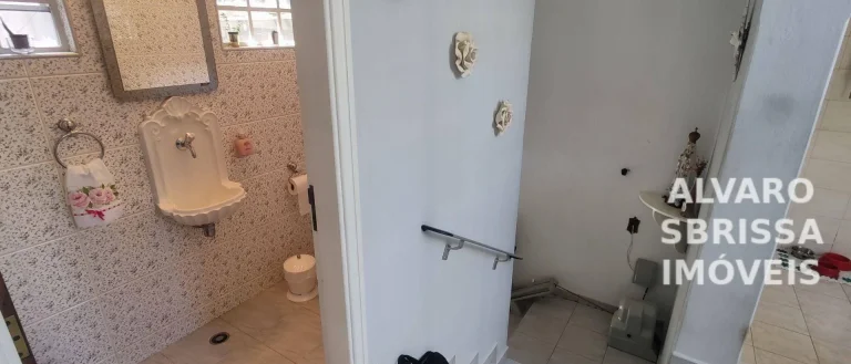 Imagem Casa na região central da cidade de Itu SP - com ponto comercial na esquina. 380m2