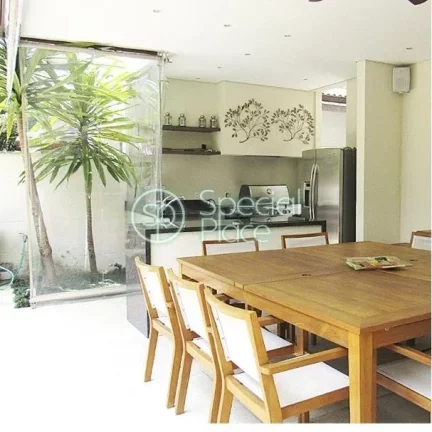 Imagem Casa impecável recém reformada em condomínio exclusivo ao lado da Chácara Flora. Sensação de e...