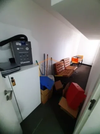 Imagem Salão Comercial, composto por 4 salas, sendo 3 unificadas totalizando 153m² e outra ao lado, no me...