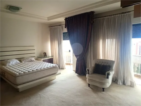 Imagem Apartamento à venda com 4 quartos, sendo 4 suítes, no condomínio Royal Gate, São Paulo - SP