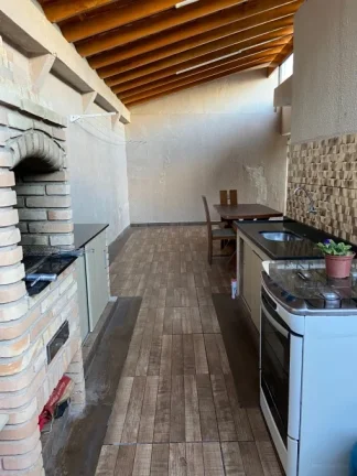 Imagem Alugo Galpão com 705mts² de area construida. Características