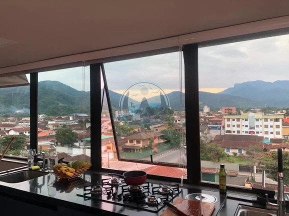 Imagem Cobertura Duplex à venda em Ubatuba-SP: 4 quartos, 4 suítes, 1 sala, 5 banheiros, 1 vaga, 152m² no Centro!