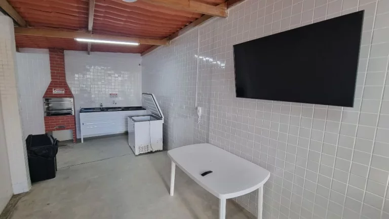 Imagem PITANGUEIRAS- UMA QUADRA DA PRAIA, LOCALIZAÇÃO ESPETACULAR , GARAGEM NO PRÉDIO.