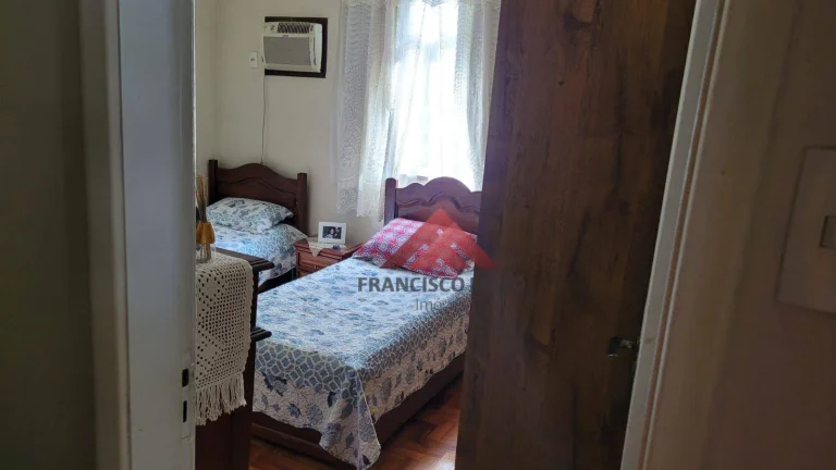Imagem Amplo apartamento térreo com 3 quartos no Bairro Chic