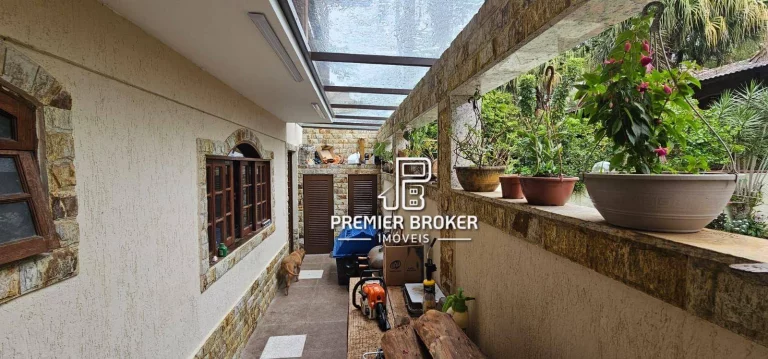 Imagem Casa com 5 dormitórios à venda, 100 m² por R$ 850.000,00 - Alto - Teresópolis/RJ