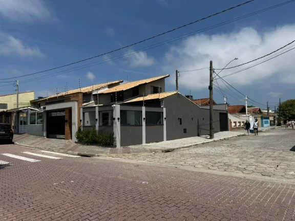 Imagem Casa para Venda em Itanhaém, Suarão, 3 dormitórios, 1 suíte, 2 banheiros