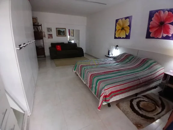 Imagem Sobrado lado praia, com churrasqueira e 4 apartamentos individuais à venda