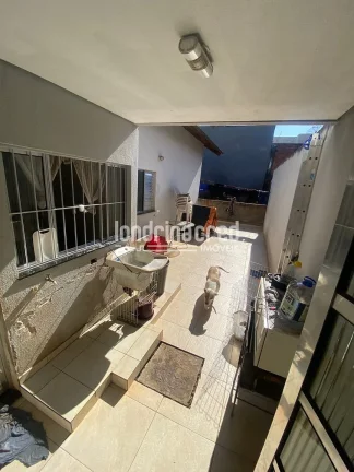 Imagem Casa à venda 3 Quartos, 2 Vagas, 330M², Califórnia, Londrina - PR
