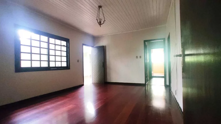 Imagem Casa com 320m2 e terreno com 1.016m2 na Vila Bancária, Campo Largo/PR
