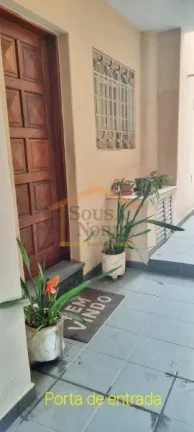 Imagem Sobrado à venda, possui 130 m² de área construída em terreno com 5 metros de frente por 25 metro...