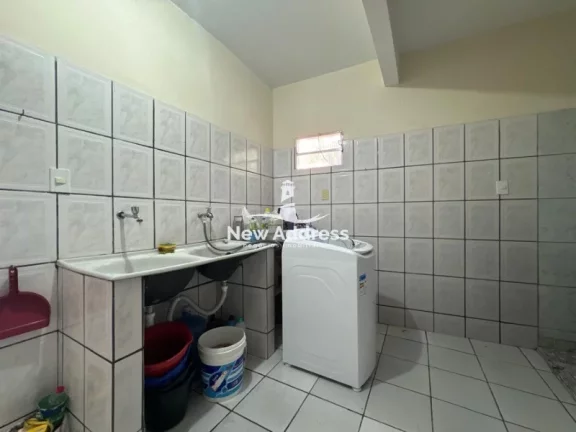 Imagem Casa em Alto Lage: 300 m², 5 quartos, 3 banheiros, garagem. Dois pavimentos. Financiável.