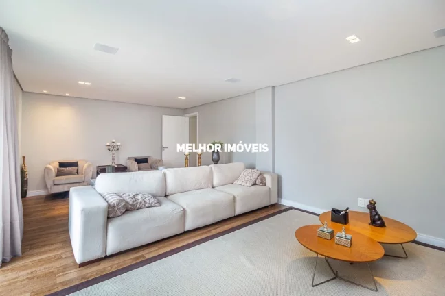 Imagem Cobertura Duplex com 4 Suítes á venda no centro de Balneário Camboriú.