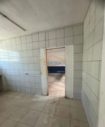 Imagem Galpão, área total 1.081.60m², área edificada é 686.15m², pé direito de 8m, altura da entrada...