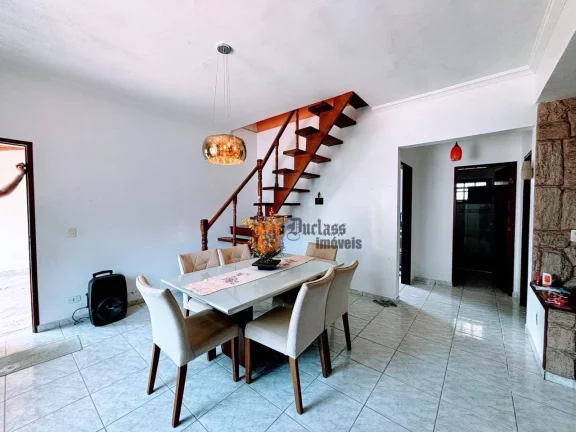 Imagem Sobrado com 3 dormitórios à venda, 182 m² por R$ 800.000 - Pontal de Santa Marina - Caraguatatuba/SP