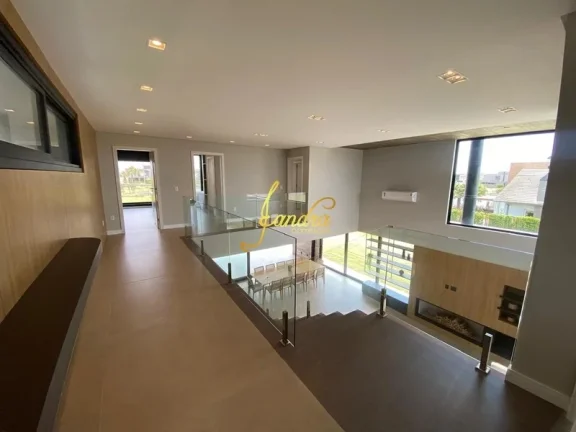 Imagem Sobrado com piscina, 06 suítes, mobiliado e decorado