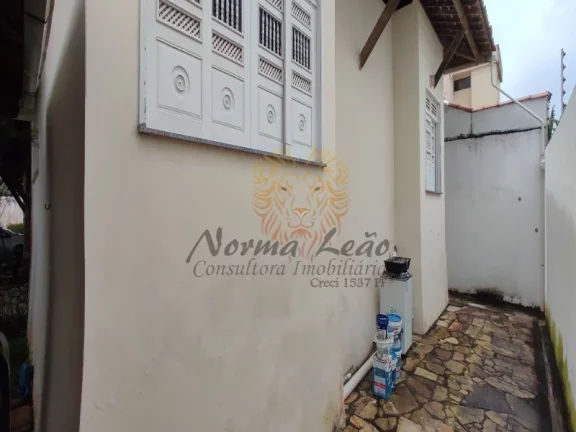 Imagem Casa de ESQUINA à Venda na Coroa do Meio. Próximo ao Condomínio La Villette.