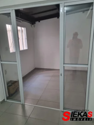 Imagem Sala comercial para locação no Tatuapé, São Paulo-SP: 2 salas, 2 banheiros, 25m² de área.