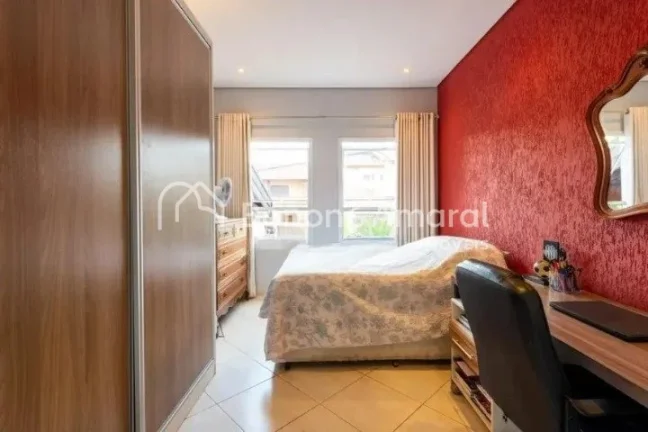 Imagem Maravilhosa casa com 360m² posicionada em um terreno com 370m². Completa e perfeita para acomodar ...
