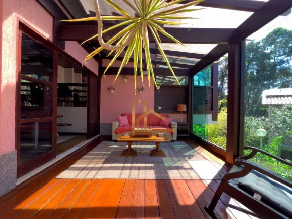 Imagem Casa Linear com 5 suítes dentro de condomínio clube - Apenas 3 minutos da Feirinha do Alto