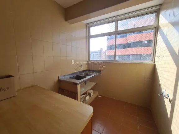 Imagem Venha descobrir o luxo e o conforto neste apartamento no Meireles! Com generosos 216 metros quadrado...