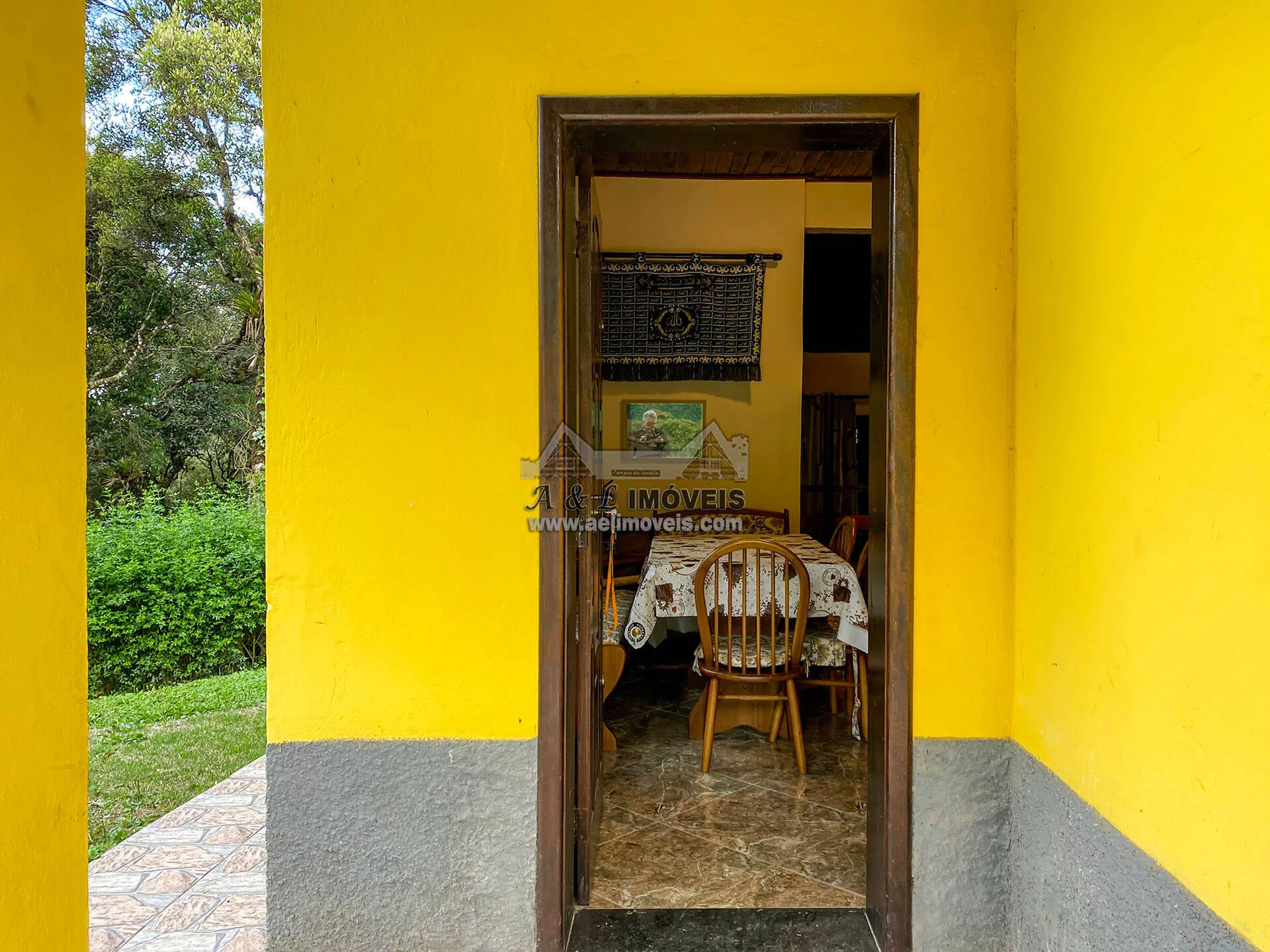 Imagem Casa à venda em Campos do Jordão - Belo imóvel com 3 dormitórios